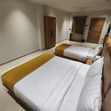 Hotel Beverly Plaza Кожикоде Экстерьер фото