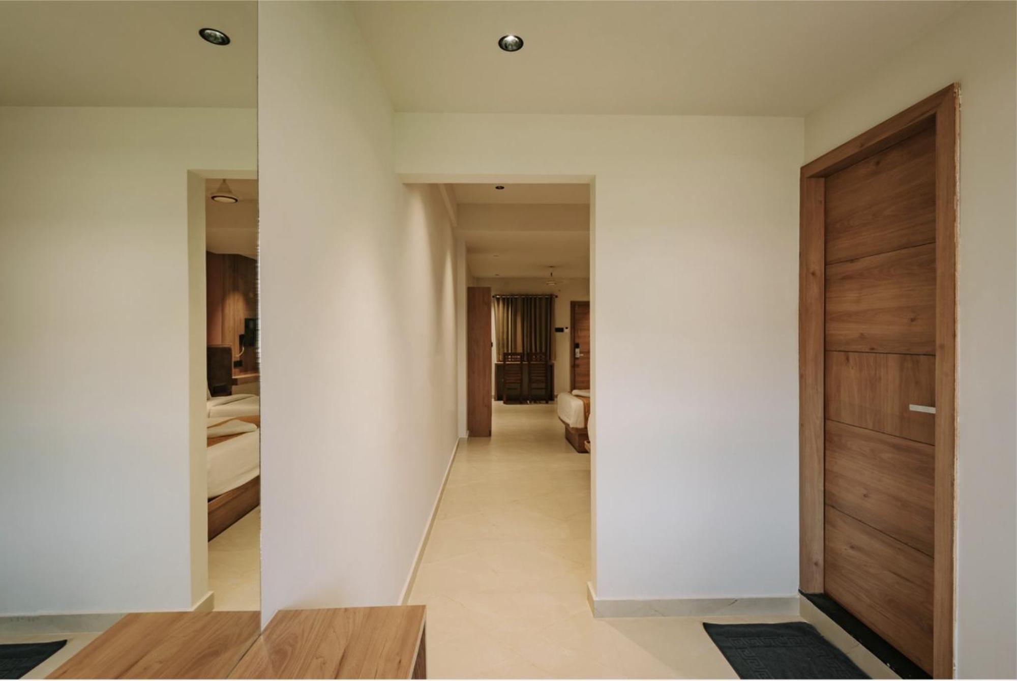 Hotel Beverly Plaza Кожикоде Экстерьер фото