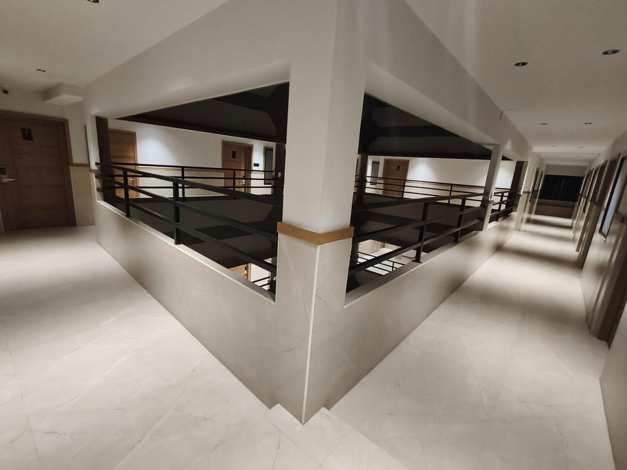 Hotel Beverly Plaza Кожикоде Экстерьер фото