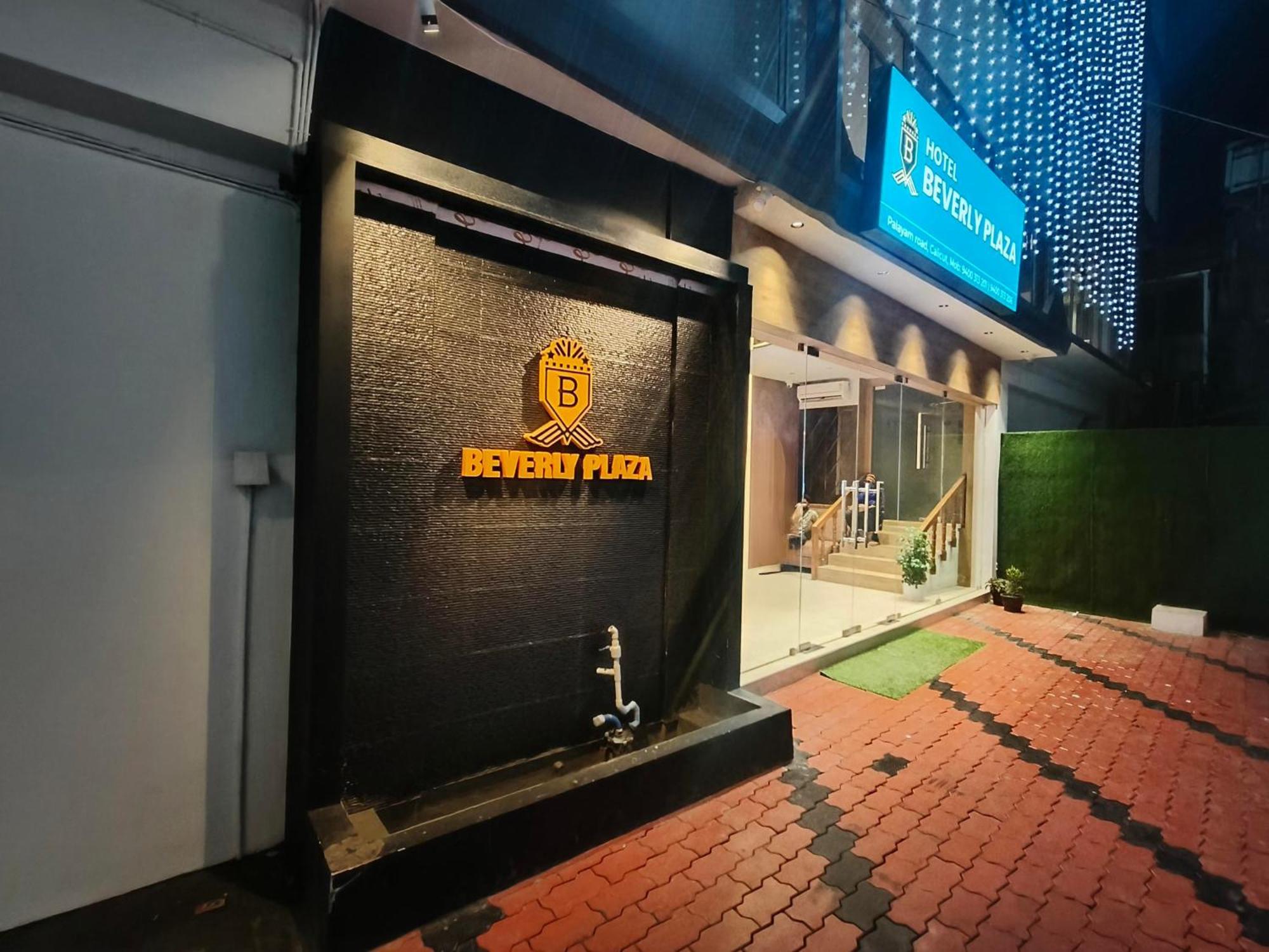 Hotel Beverly Plaza Кожикоде Экстерьер фото