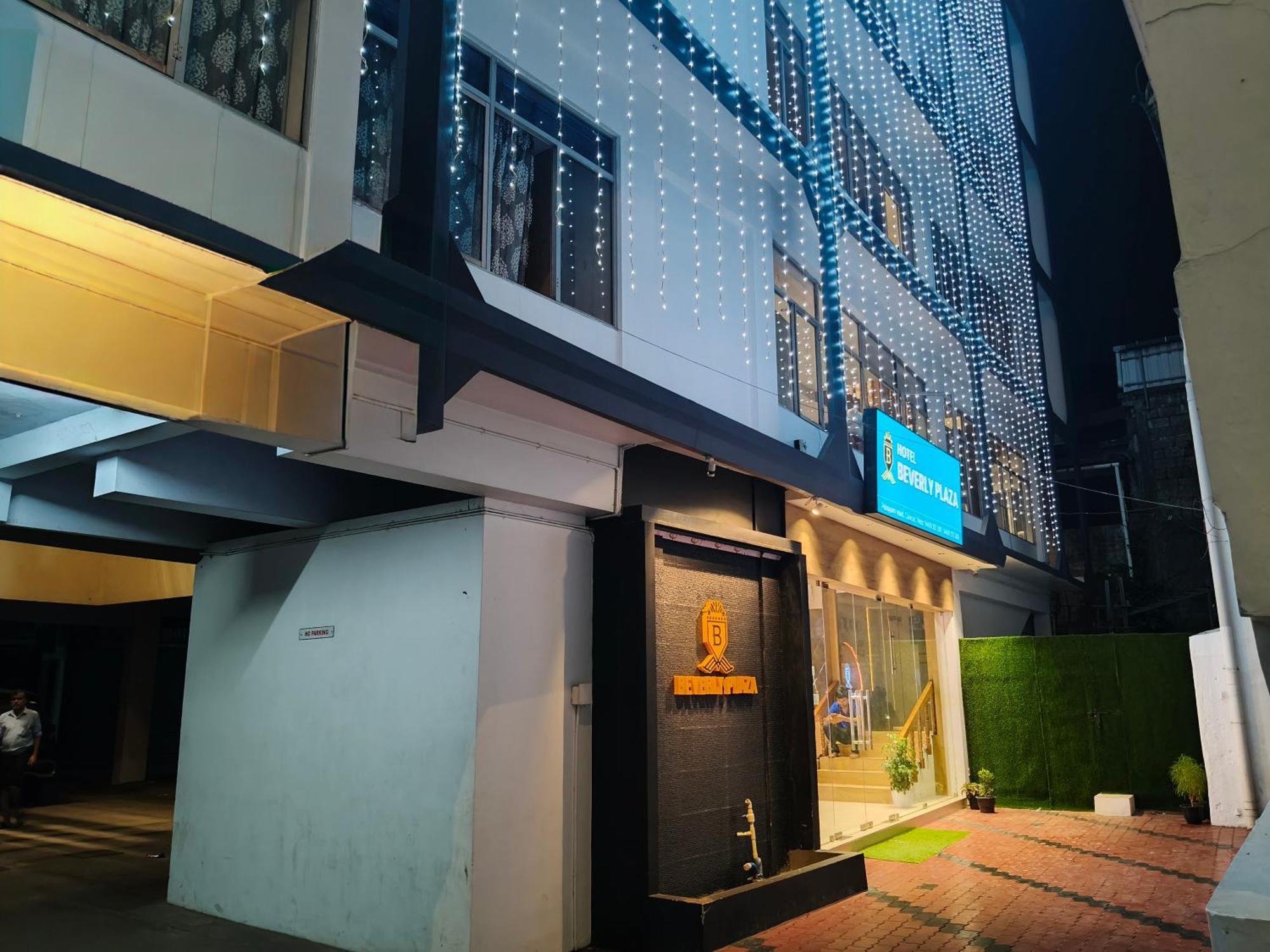 Hotel Beverly Plaza Кожикоде Экстерьер фото