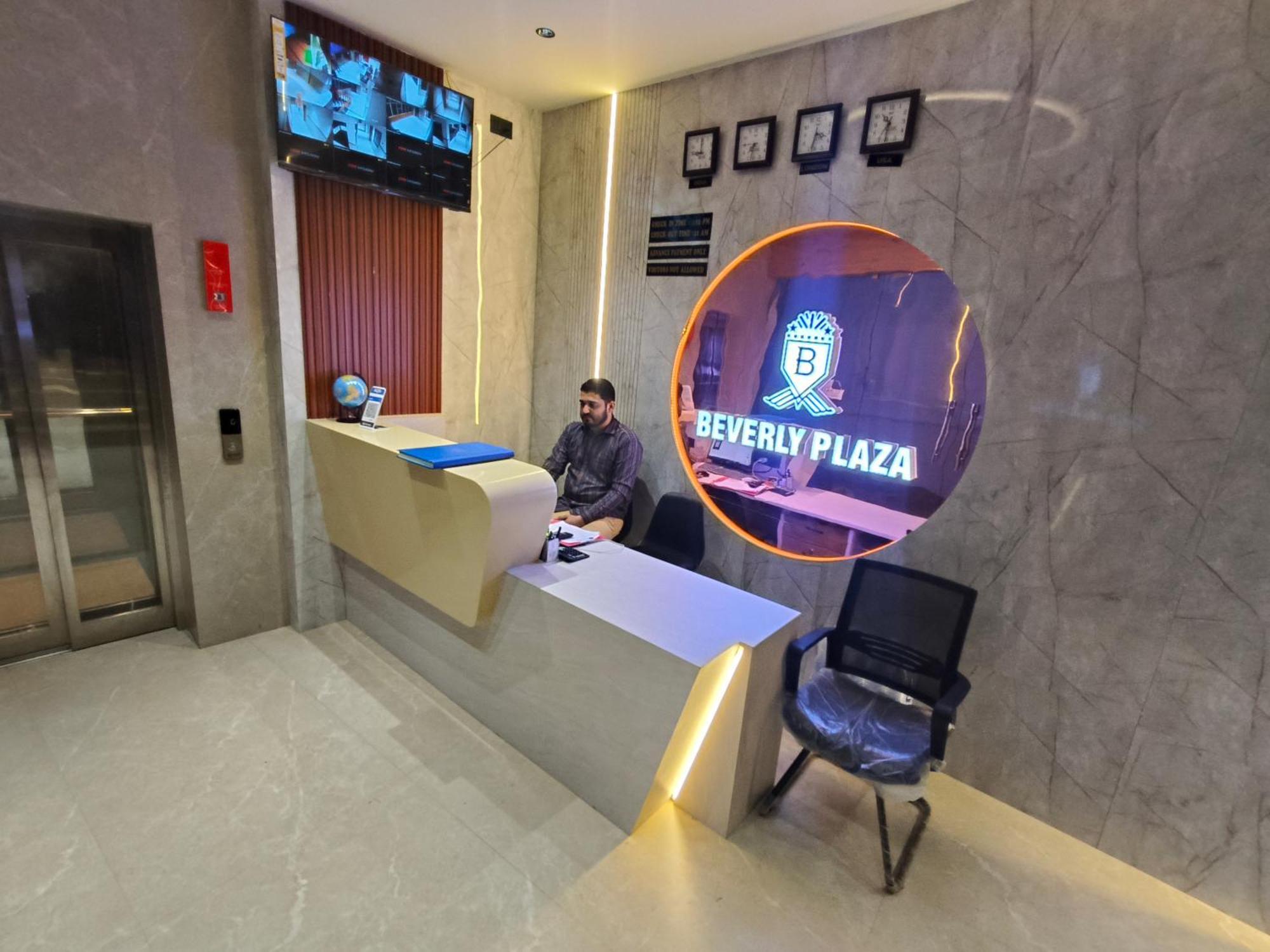Hotel Beverly Plaza Кожикоде Экстерьер фото